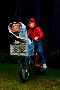 NECA - ET –  Elliot & E.T on Bicycle 7" Ultimate Action Figure